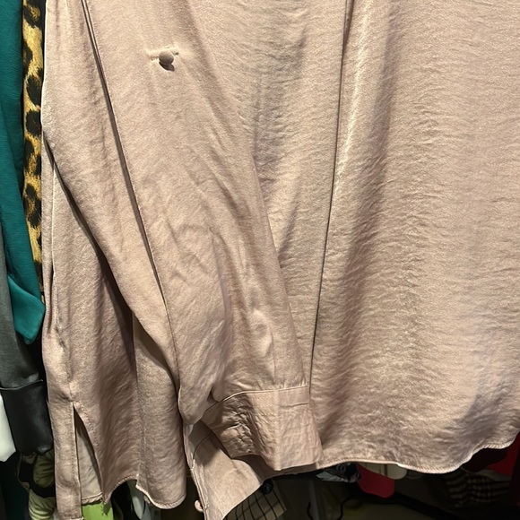 Beautiful blush colour top - Picture 8 of 8